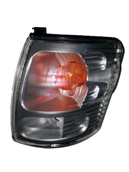 Hilux 02-05 LN Corner Light