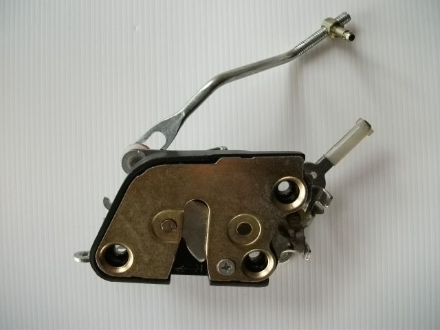 80 Series Landcruiser Right Front Door Catch